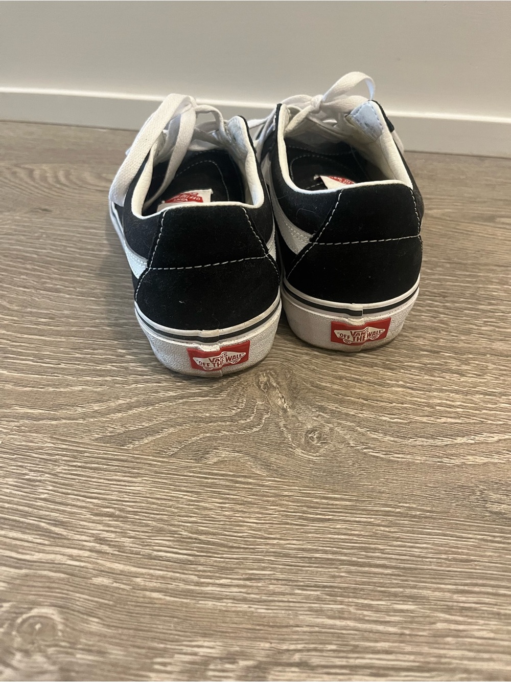 Vans - Picture 3 of 3